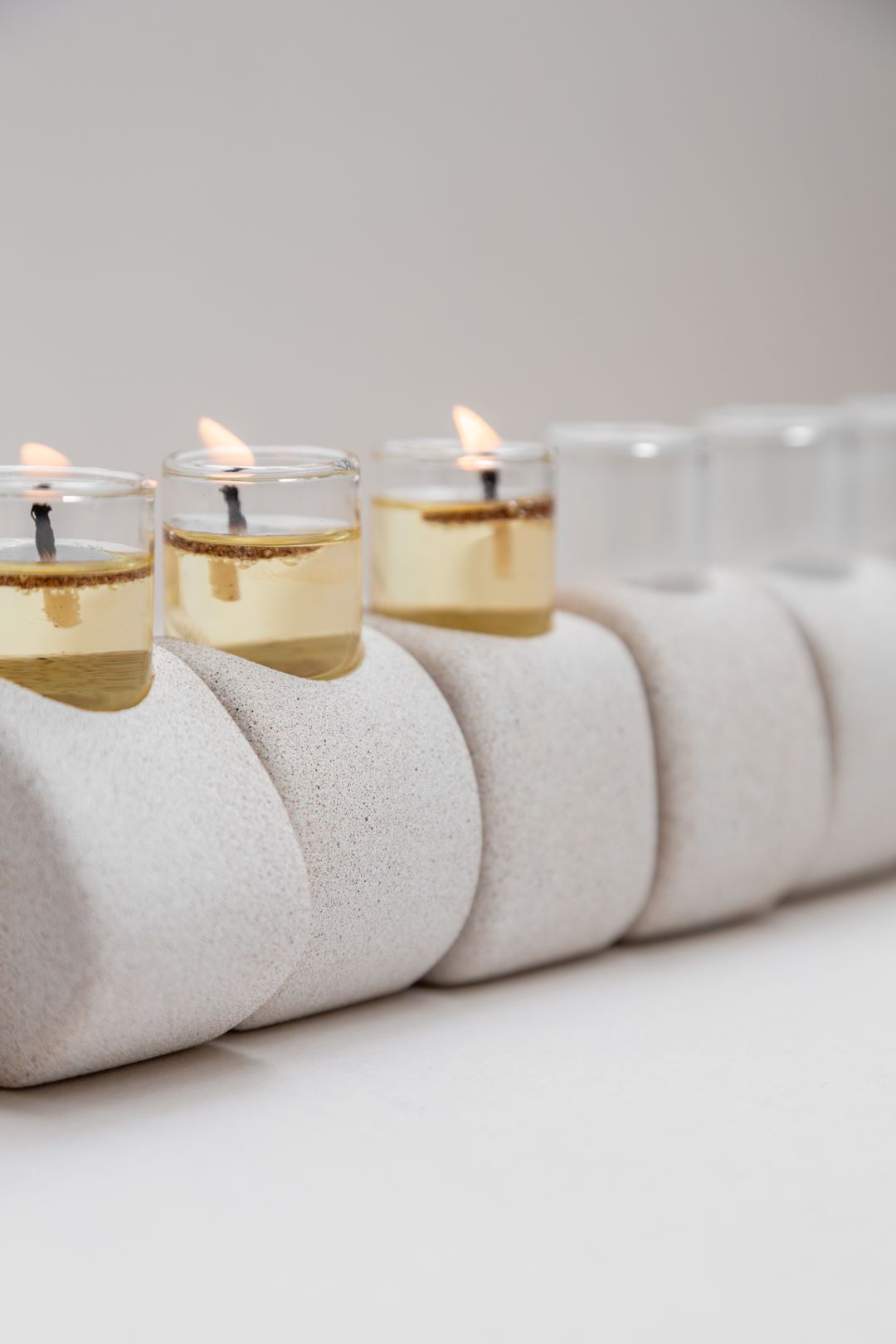 חנוכיית שמן velvart