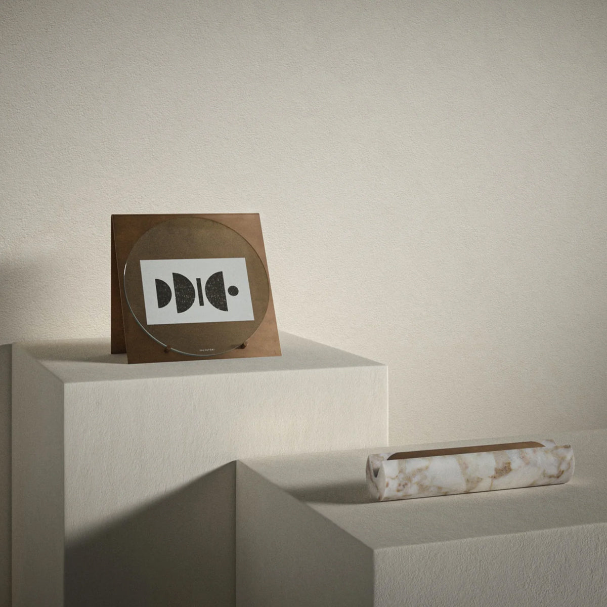 Balancing Photo Frame
