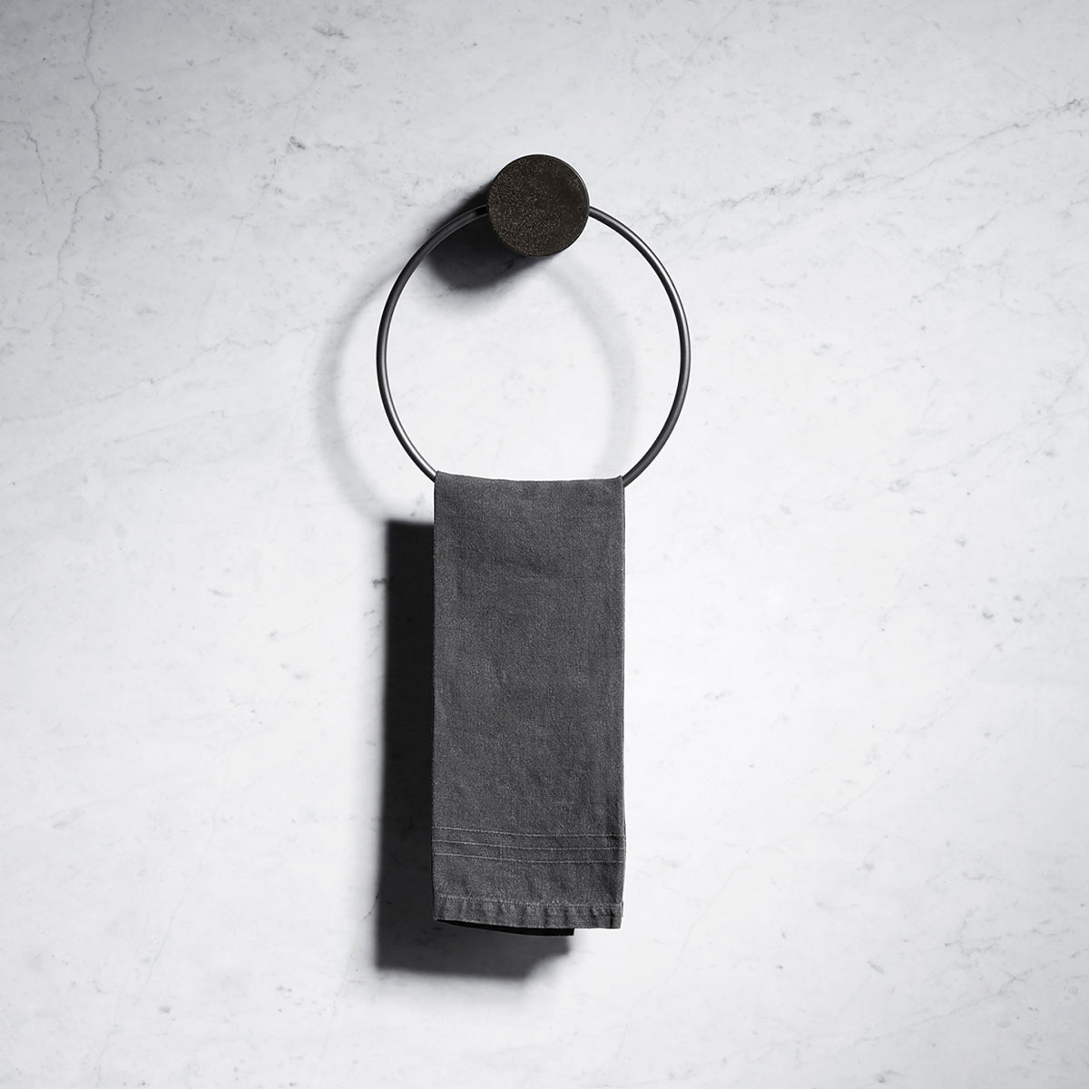 Fontane Bianche Towel Ring