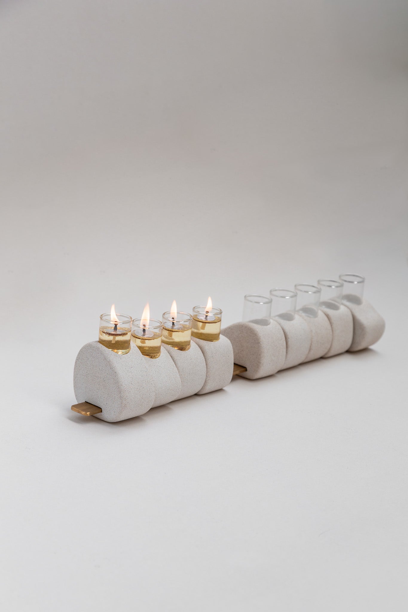 חנוכיית שמן velvart